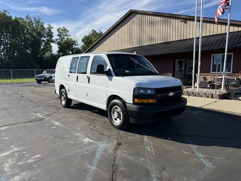 2019 Chevrolet Express 2500  Cargo - Photo 1 - Flushing, MI 48433