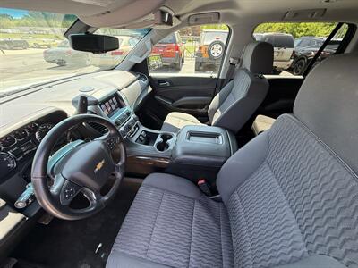 2018 Chevrolet Tahoe LS  4WD - Photo 13 - Flushing, MI 48433