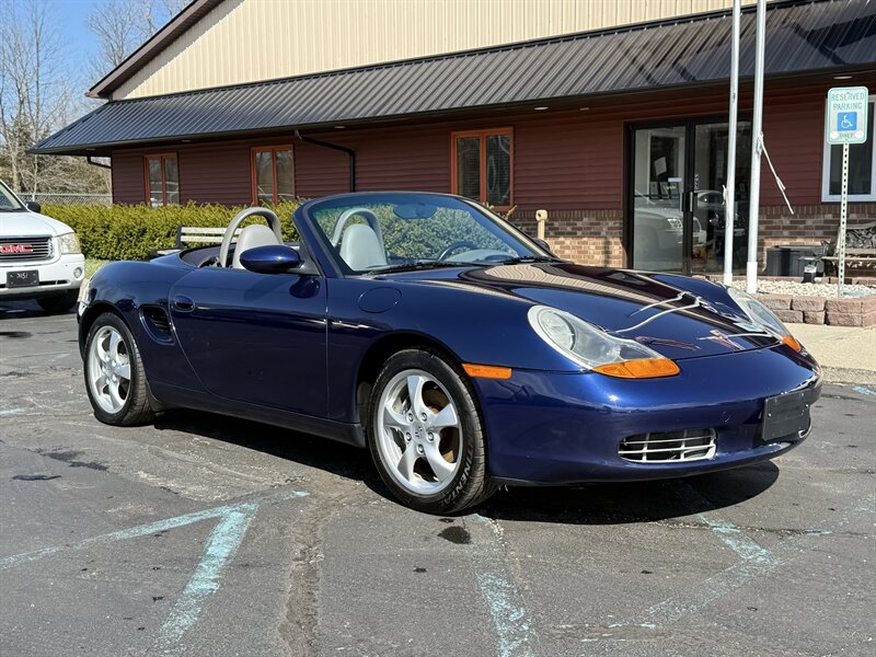 2001 Porsche Boxster 5-Speed Manual   - Photo 1 - Flushing, MI 48433