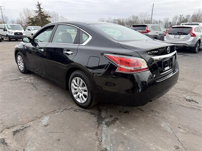 2015 Nissan Altima 2.5  S - Photo 9 - Flushing, MI 48433