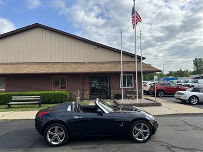 2007 Pontiac Solstice Convertible   - Photo 11 - Flushing, MI 48433