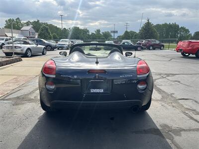 2007 Pontiac Solstice Convertible   - Photo 14 - Flushing, MI 48433