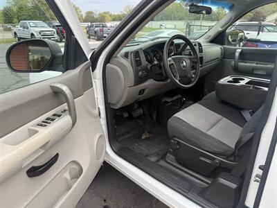 2008 Chevrolet Silverado 2500 Work Truck  4WD - Photo 9 - Flushing, MI 48433