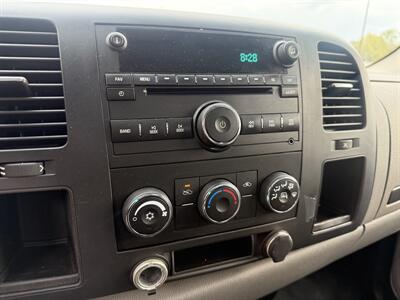 2008 Chevrolet Silverado 2500 Work Truck  4WD - Photo 14 - Flushing, MI 48433