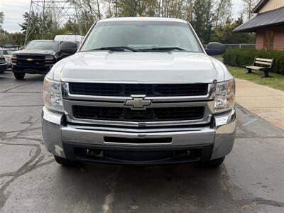 2008 Chevrolet Silverado 2500 Work Truck  4WD - Photo 2 - Flushing, MI 48433