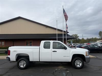 2008 Chevrolet Silverado 2500 Work Truck  4WD - Photo 4 - Flushing, MI 48433