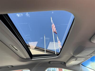 2015 Lincoln MKZ/Zephyr Reserve  AWD - Photo 10 - Flushing, MI 48433