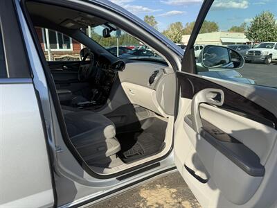 2015 Buick Enclave Convenience  FWD - Photo 18 - Flushing, MI 48433