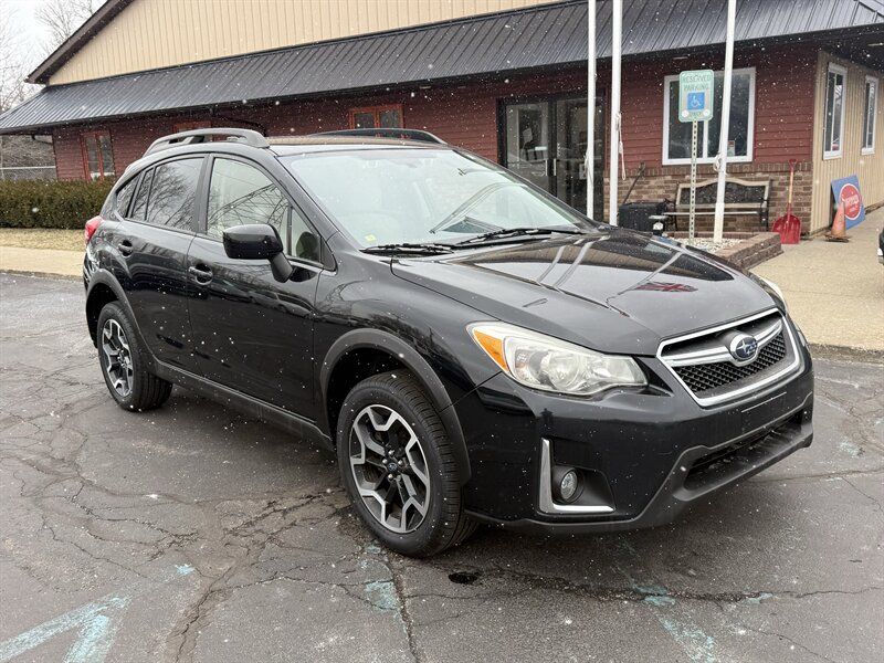2017 Subaru Crosstrek 2.0i Premium  AWD - Photo 1 - Flushing, MI 48433