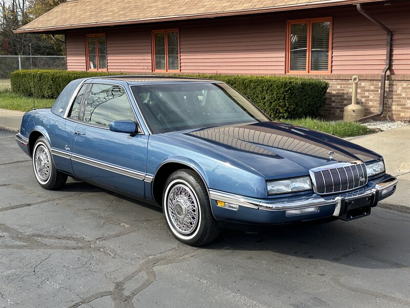 1992 Buick Riviera   - Photo 1 - Flushing, MI 48433