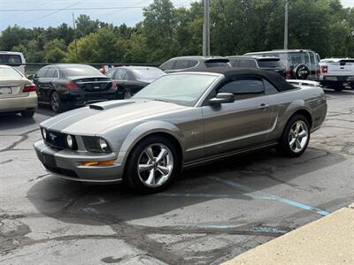 2009 Ford Mustang GT Premium Convertible - Photo 2 - Flushing, MI 48433