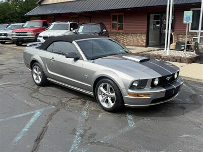 2009 Ford Mustang GT Premium Convertible - Photo 4 - Flushing, MI 48433