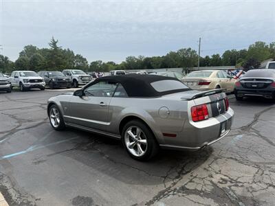 2009 Ford Mustang GT Premium Convertible - Photo 8 - Flushing, MI 48433