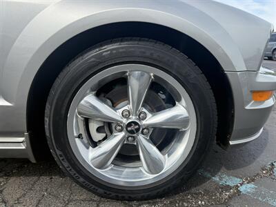 2009 Ford Mustang GT Premium Convertible - Photo 31 - Flushing, MI 48433