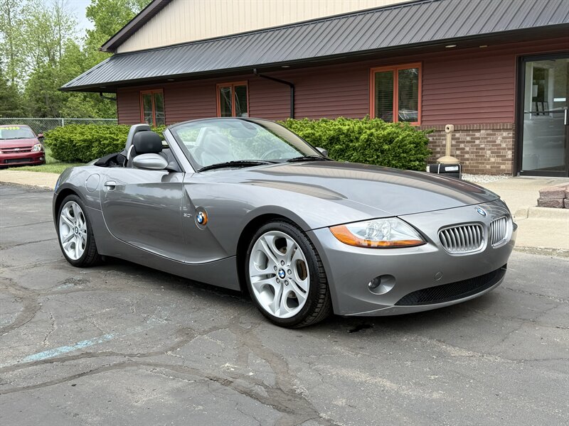 2003 BMW Z4 3.0i   - Photo 1 - Flushing, MI 48433