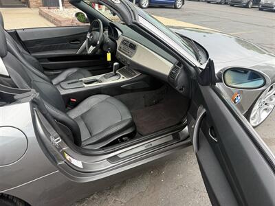 2003 BMW Z4 3.0i - Photo 38 - Flushing, MI 48433