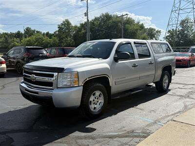 2011 Chevrolet Silverado 1500 LT 4X4 - Photo 3 - Flushing, MI 48433