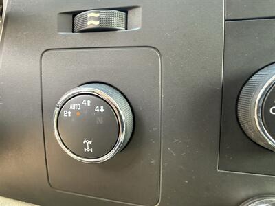 2011 Chevrolet Silverado 1500 LT 4X4 - Photo 18 - Flushing, MI 48433