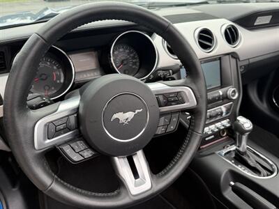 2017 Ford Mustang GT Premium  Convertible - Photo 19 - Flushing, MI 48433