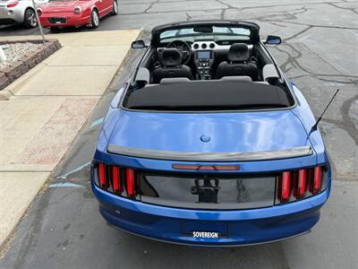 2017 Ford Mustang GT Premium  Convertible - Photo 14 - Flushing, MI 48433