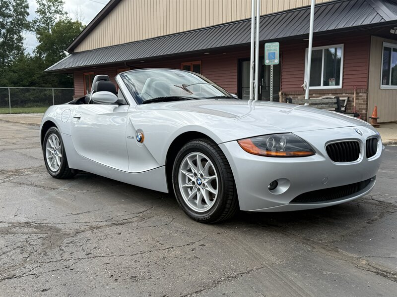 2004 BMW Z4 2.5i Roadster   - Photo 1 - Flushing, MI 48433
