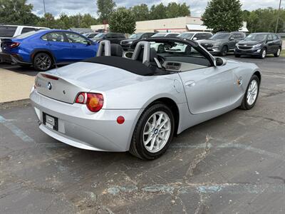 2004 BMW Z4 2.5i Roadster - Photo 4 - Flushing, MI 48433