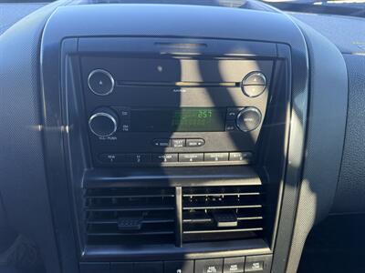 2008 Ford Explorer XLT  4X4 - Photo 14 - Flushing, MI 48433