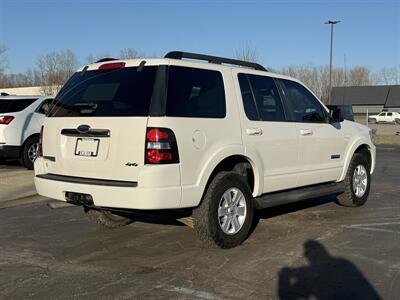 2008 Ford Explorer XLT  4X4 - Photo 5 - Flushing, MI 48433