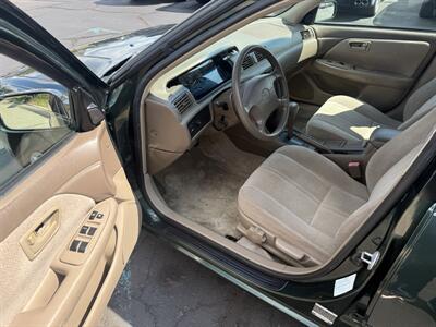 2001 Toyota Camry LE   - Photo 11 - Flushing, MI 48433