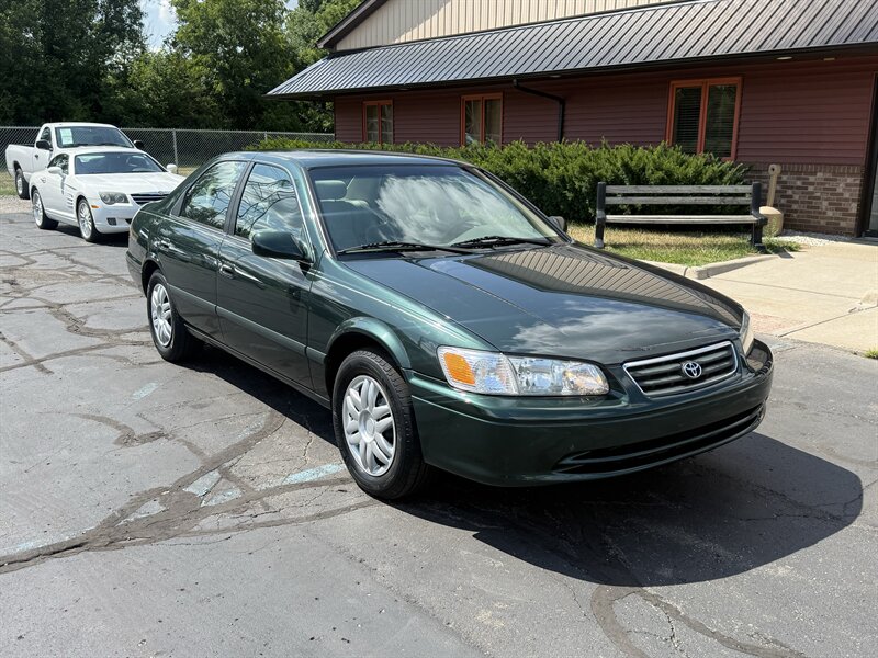 2001 Toyota Camry LE   - Photo 1 - Flushing, MI 48433