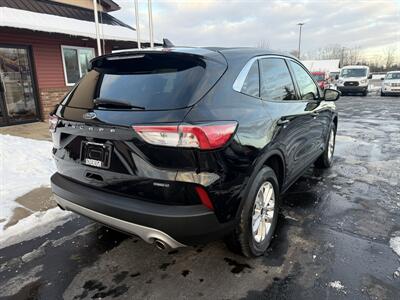 2021 Ford Escape Hybrid SE  AWD - Photo 5 - Flushing, MI 48433