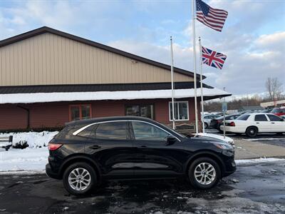 2021 Ford Escape Hybrid SE  AWD - Photo 4 - Flushing, MI 48433