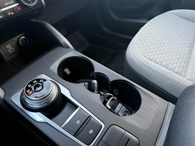 2021 Ford Escape Hybrid SE  AWD - Photo 14 - Flushing, MI 48433