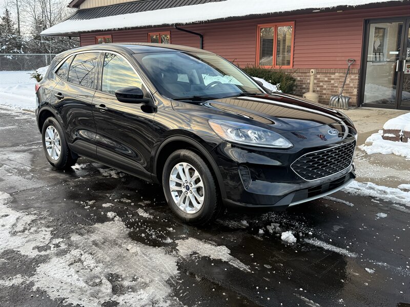 2021 Ford Escape Hybrid SE  AWD - Photo 1 - Flushing, MI 48433