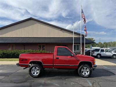 1996 Chevrolet 1500 Silverado 2dr K1500 Silverado 4X4 - Photo 2 - Flushing, MI 48433