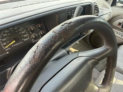 1996 Chevrolet 1500 Silverado 2dr K1500 Silverado 4X4 - Photo 18 - Flushing, MI 48433