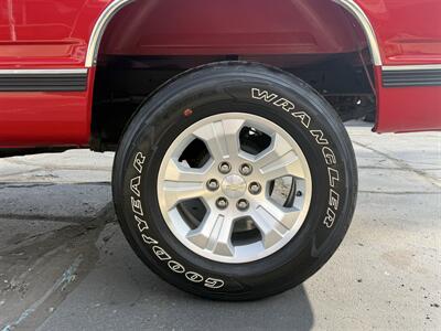 1996 Chevrolet 1500 Silverado 2dr K1500 Silverado 4X4 - Photo 39 - Flushing, MI 48433