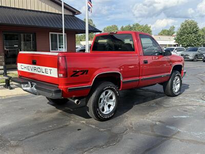 1996 Chevrolet 1500 Silverado 2dr K1500 Silverado 4X4 - Photo 3 - Flushing, MI 48433