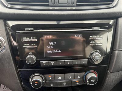 2017 Nissan Rogue SV AWD ROGUE ONE STAR WARS - Photo 21 - Flushing, MI 48433