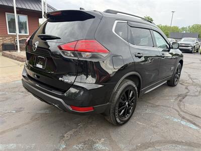 2017 Nissan Rogue SV AWD ROGUE ONE STAR WARS - Photo 5 - Flushing, MI 48433