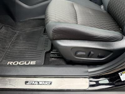 2017 Nissan Rogue SV AWD ROGUE ONE STAR WARS - Photo 16 - Flushing, MI 48433
