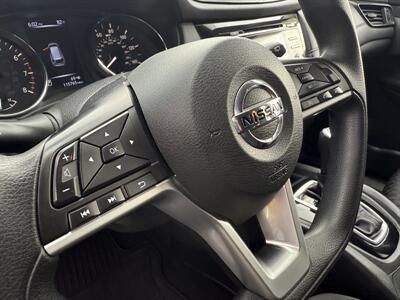 2017 Nissan Rogue SV AWD  ROGUE ONE STAR WARS - Photo 19 - Flushing, MI 48433