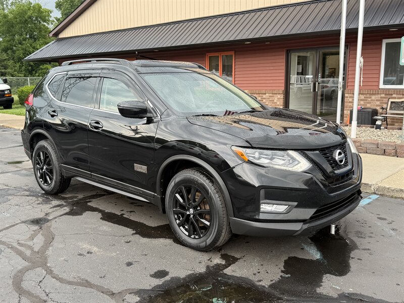 2017 Nissan Rogue SV AWD ROGUE ONE STAR WARS - Photo 1 - Flushing, MI 48433
