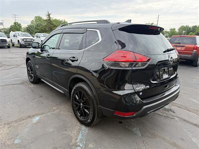 2017 Nissan Rogue SV AWD ROGUE ONE STAR WARS - Photo 9 - Flushing, MI 48433