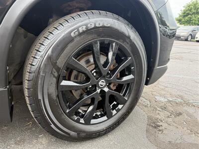 2017 Nissan Rogue SV AWD ROGUE ONE STAR WARS - Photo 12 - Flushing, MI 48433
