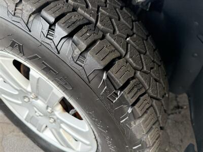 2008 Ford Explorer XLT  4X4 - Photo 12 - Flushing, MI 48433