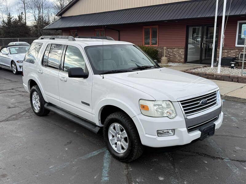 2008 Ford Explorer XLT  4X4 - Photo 1 - Flushing, MI 48433