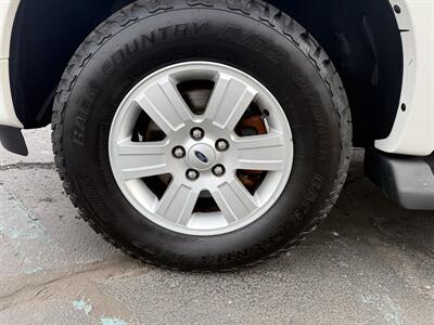 2008 Ford Explorer XLT  4X4 - Photo 7 - Flushing, MI 48433
