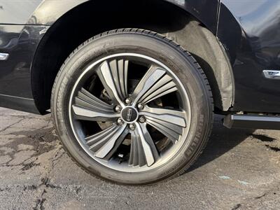 2019 Lincoln Navigator L Reserve  4X4 - Photo 34 - Flushing, MI 48433
