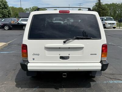 2001 Jeep Cherokee Sport 4X4 - Photo 6 - Flushing, MI 48433